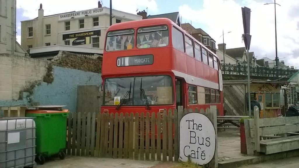 Flat, Amazing Balcony Sea View, Bike Store, With Sun Deck Margate Exterior photo